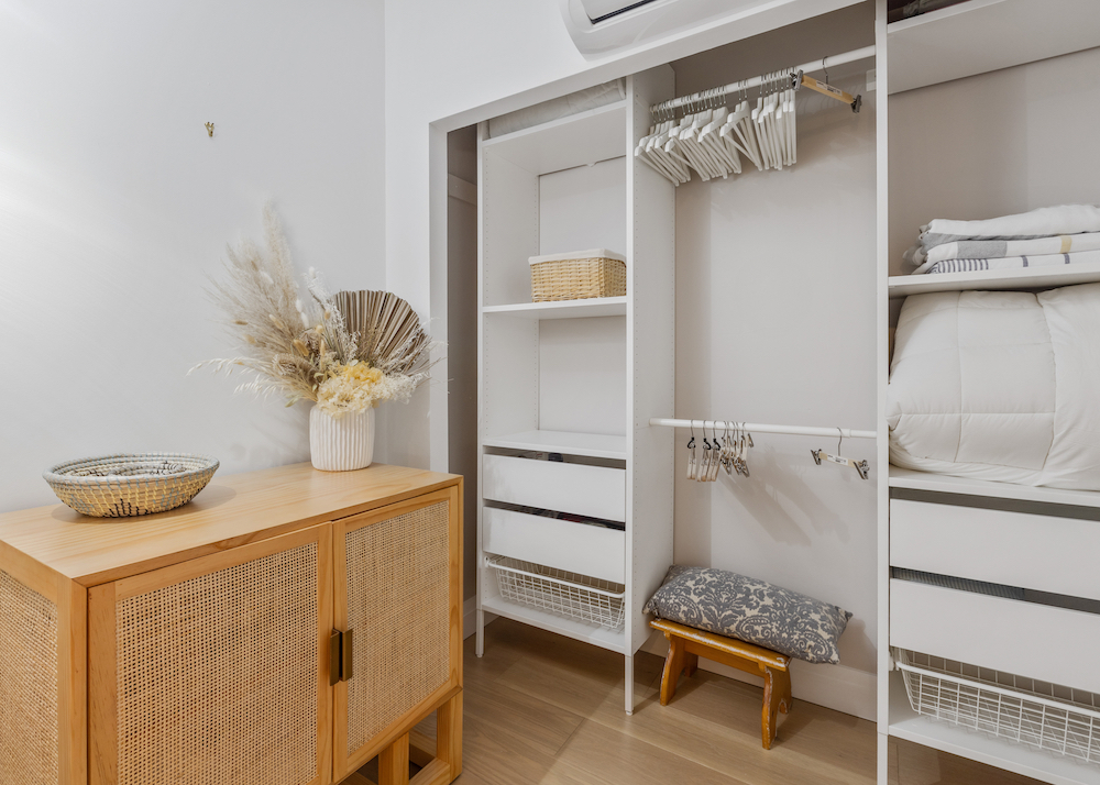 Stacks Image 4618950